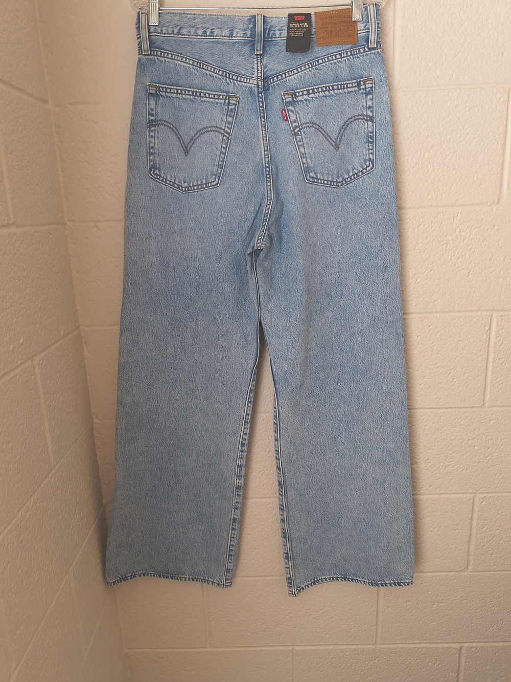 Levi's Ribcage Wide Leg - Picture 2 of 5
